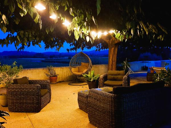 Relais de chasse de François 1er de 430 m² entièrement restauré en 2019 avec goût et des matériaux de qualité à l'abri des regards