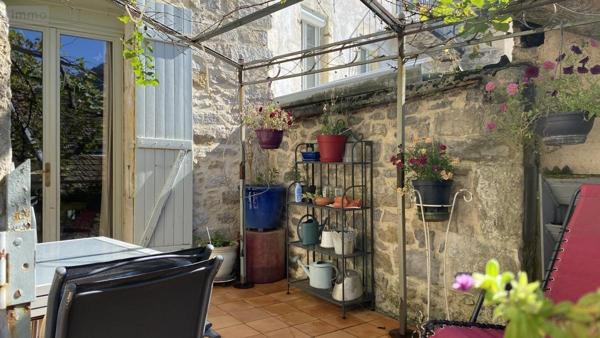 Immeuble à vendre à Nantua dans l'Ain (01130), ref : 01048-234