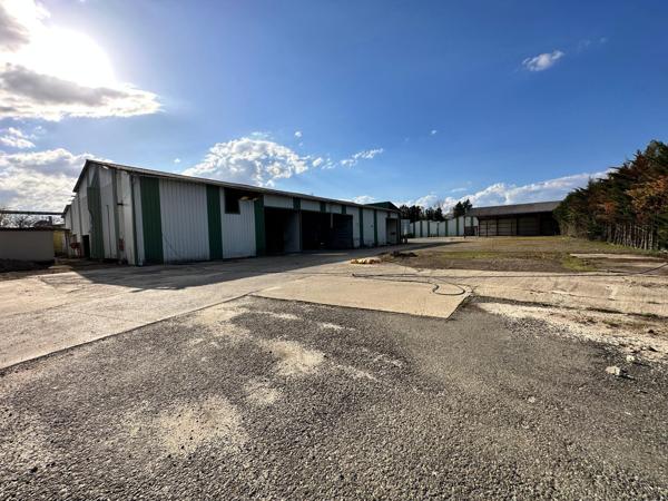 2500 m² de batiment industriels sur 11000 m² de terrain