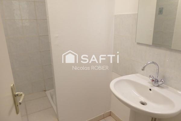 T3 en rez-de-chaussée avec cours intérieure privative au calme sans bruit !