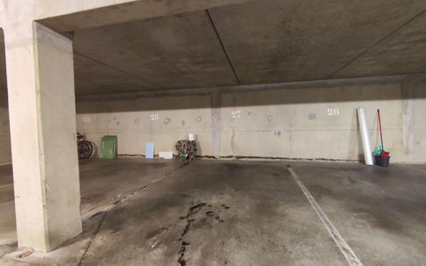 Stationnement à vendre    13,60 m2 Rennes