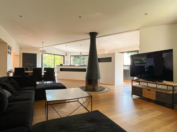 A vendre à Cantenay-Epinard, maison familiale, au calme, 6 chambres, grand terrain