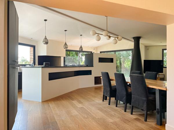 A vendre à Cantenay-Epinard, maison familiale, au calme, 6 chambres, grand terrain