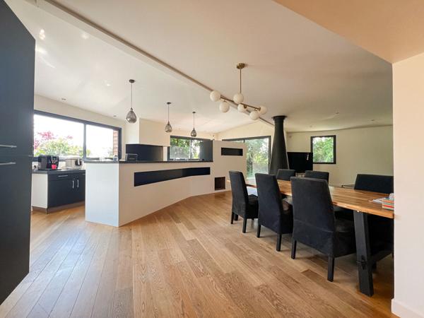 A vendre à Cantenay-Epinard, maison familiale, au calme, 6 chambres, grand terrain