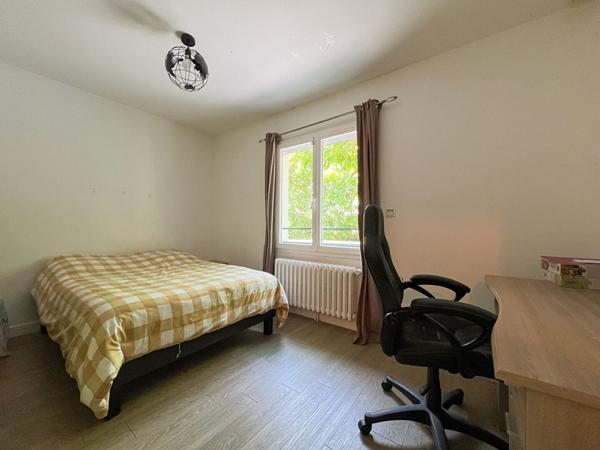 A vendre à Cantenay-Epinard, maison familiale, au calme, 6 chambres, grand terrain