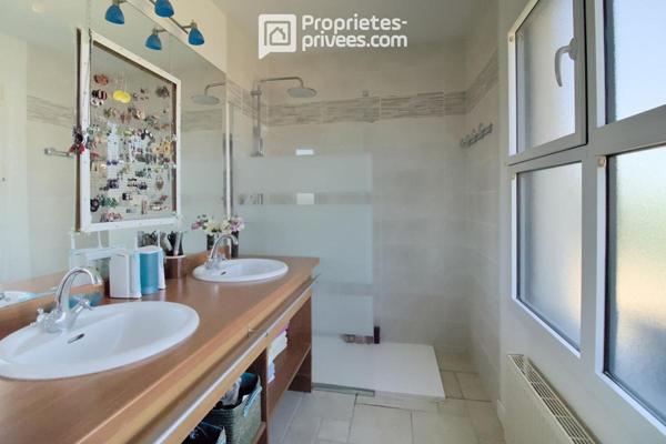 Maison La Seguiniere 8 pièce(s) 146 m2