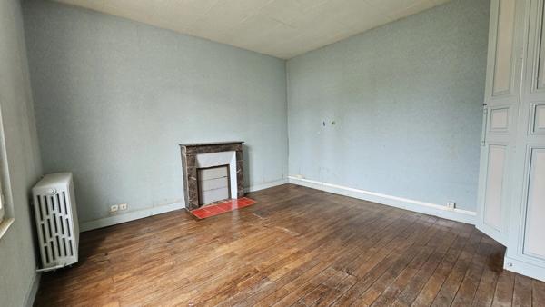 Maison de charme à fort potentiel, proche commerces Noyant (49)