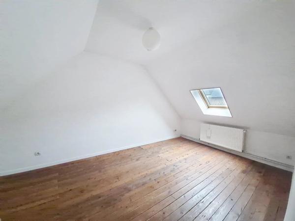 Vente                                                      Maison de village
                        
                     5 pièces                      122 m2                     à Toulis-Et-Attencourt