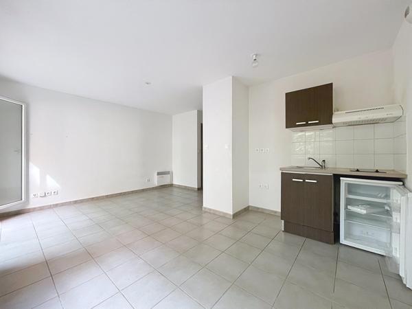 GRAND STUDIO AVEC TERRASSE ET PARKING