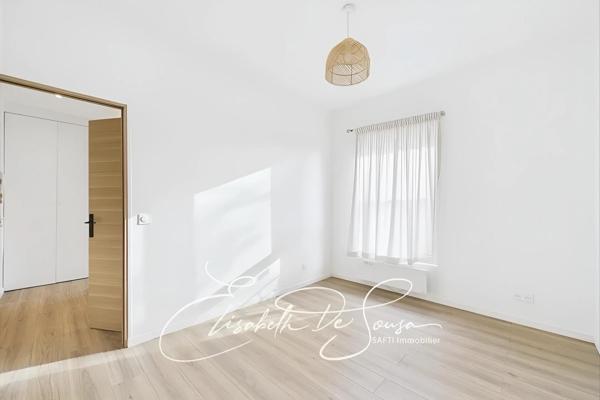 Deux pièces rénové au RCH d'une petite copropriété