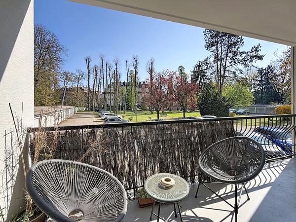 Appartement 90 m2, 3 chambres (possibilité 4), 5 minutes à pied de la gare - 3 balcons, cave et garage fermé