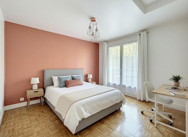 Appartement 90 m2, 3 chambres (possibilité 4), 5 minutes à pied de la gare - 3 balcons, cave et garage fermé