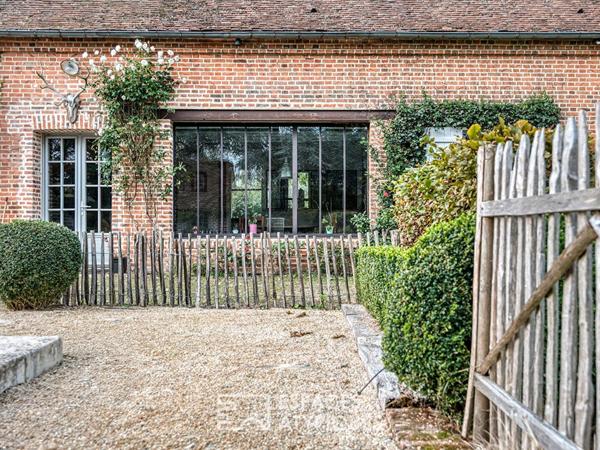 Maison de famille de caractère à La Ferté-Saint-Aubin