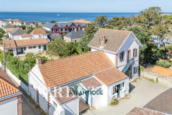 PRÉFAILLES – TRIANGLE D’OR – PROPRIÉTÉ D’EXCEPTION 323M2 - VUE MER ET DEUX HABITATIONS INDÉPENDANTES