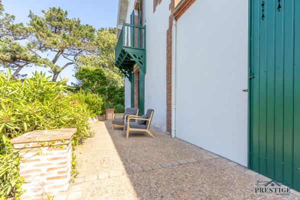 PRÉFAILLES – TRIANGLE D’OR – PROPRIÉTÉ D’EXCEPTION 323M2 - VUE MER ET DEUX HABITATIONS INDÉPENDANTES