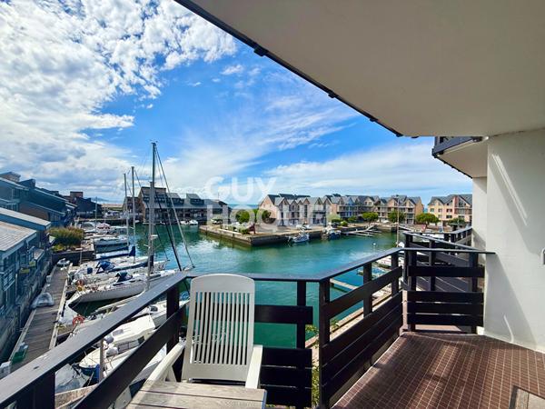 APPARTEMENT 3 PIECES AVEC TERRASSE ET PARKING - PORT DE DEAUVILLE