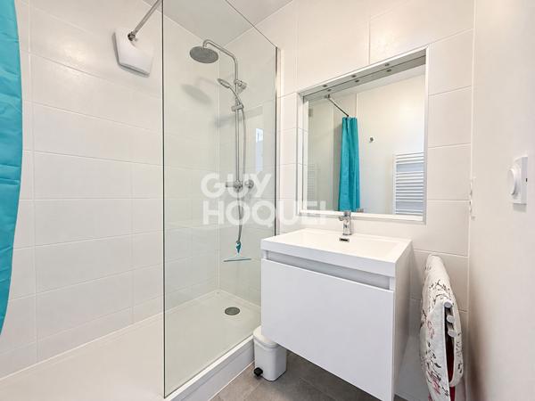 APPARTEMENT 3 PIECES AVEC TERRASSE ET PARKING - PORT DE DEAUVILLE