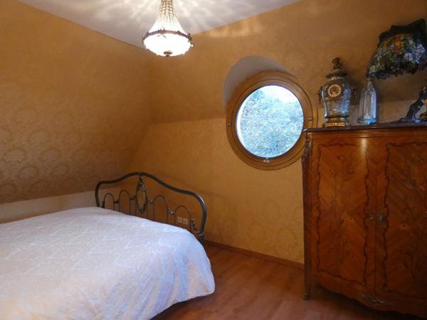 A SAINT-MALO, dans un quartier au calme, très agréable et cossu, bel APPARTEMENT DUPLEX de 69m2 carrez