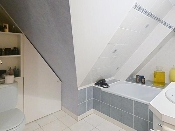 A SAINT-MALO, dans un quartier au calme, très agréable et cossu, bel APPARTEMENT DUPLEX de 69m2 carrez