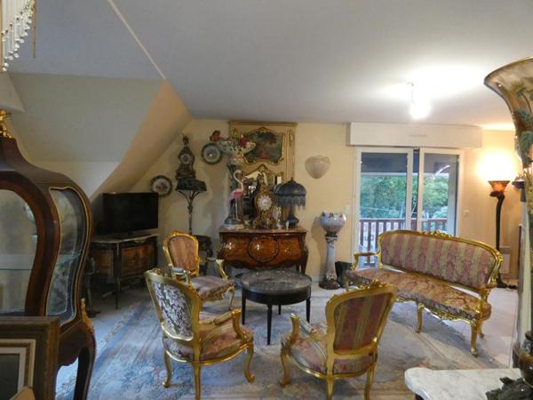 A SAINT-MALO, dans un quartier au calme, très agréable et cossu, bel APPARTEMENT DUPLEX de 69m2 carrez