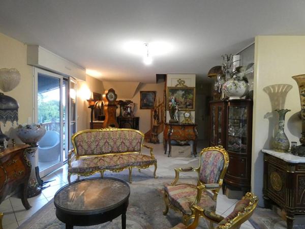 A SAINT-MALO, dans un quartier au calme, très agréable et cossu, bel APPARTEMENT DUPLEX de 69m2 carrez