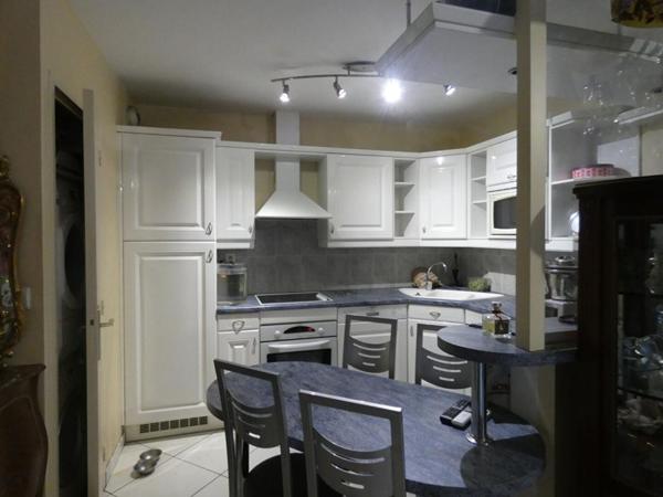 A SAINT-MALO, dans un quartier au calme, très agréable et cossu, bel APPARTEMENT DUPLEX de 69m2 carrez
