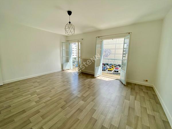 Appartement T3 lumineux avec balcon, secteur calme du quartier SAINT-HELIER à RENNES