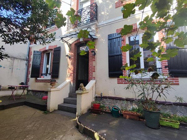 Maison Rennes Sacré coeurs/Colombier proche gare à rénover