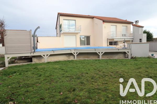 Maison à vendre 6 pièces 145 m² Saint-Beauzire