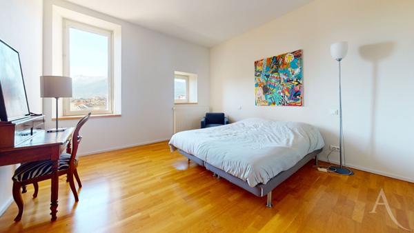 EXCEPTIONNEL BIEN DE PRESTIGE SUR LA BASTILLE EN EXCLUSIVITE