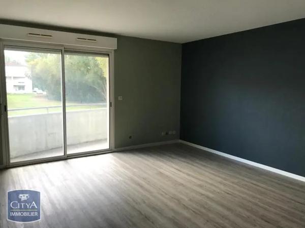 Appartement à louer 3 pièces 62.26m² Saint-Michel (16470)