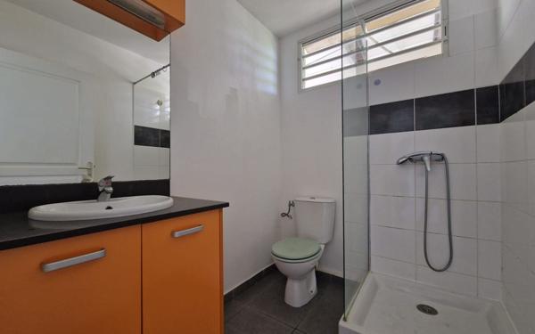 Appartement à louer    3 pièces •  Remire-Montjoly