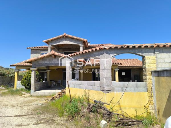 MAISON EN COUR DE CONSTRUCTION