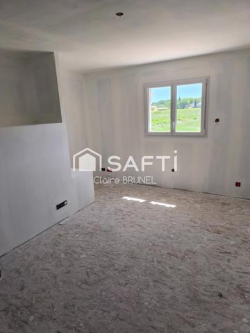 MAISON EN COUR DE CONSTRUCTION