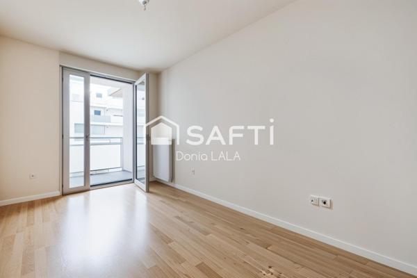 Appartement lumineux avec balcon et parking