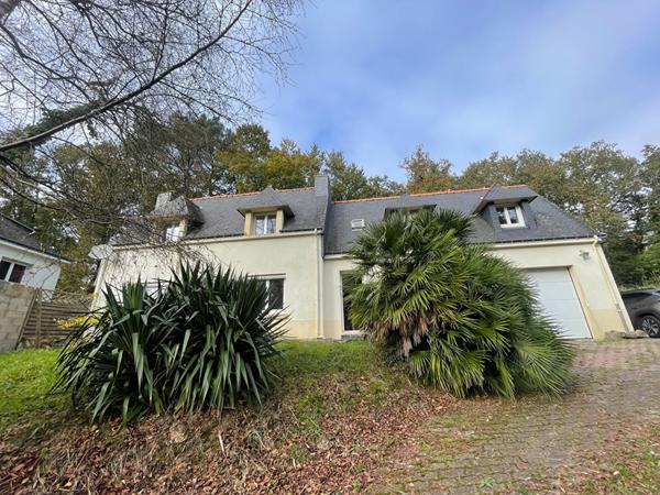 Maison à vendre à Arradon 100 m² avec un beau terrain arboré d'environ 1000 m²