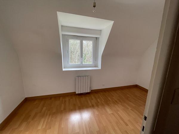 Maison à vendre à Arradon 100 m² avec un beau terrain arboré d'environ 1000 m²
