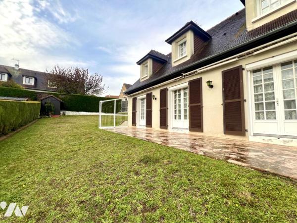 Maison individuelle 4 chambres sur sous-sol complet