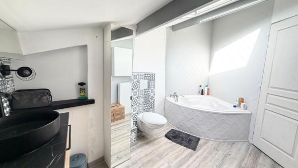 A saisir!!! Maison de village T3, 80 m² avec terrasse de 12m²