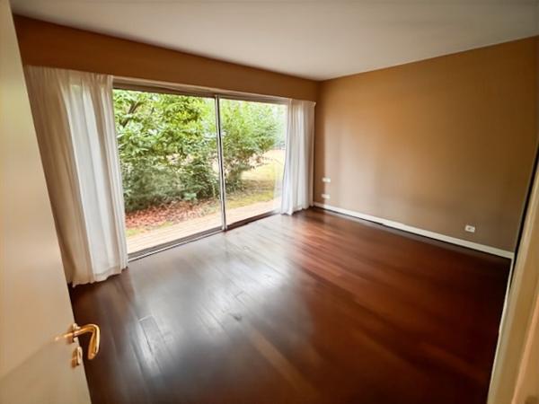 MERIGNAC SUPERBE PROPRIETE AVEC DEUX GRAND GARAGE DE PLAIN-PIED