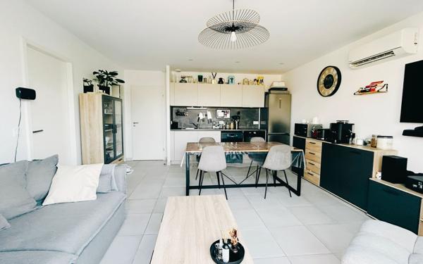 Maison à vendre    3 pièces • 60 m2 Yves