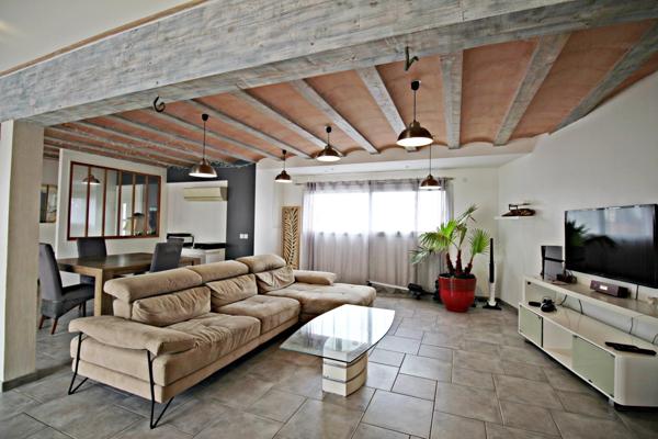 Maison 3 chambres  bureau piscine terrasse Alenya