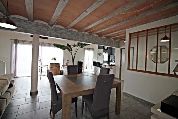 Maison 3 chambres  bureau piscine terrasse Alenya