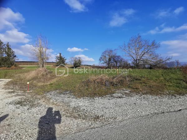 Terrain de 1 085 m²