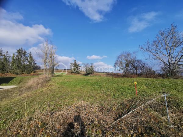 Terrain de 1 085 m²