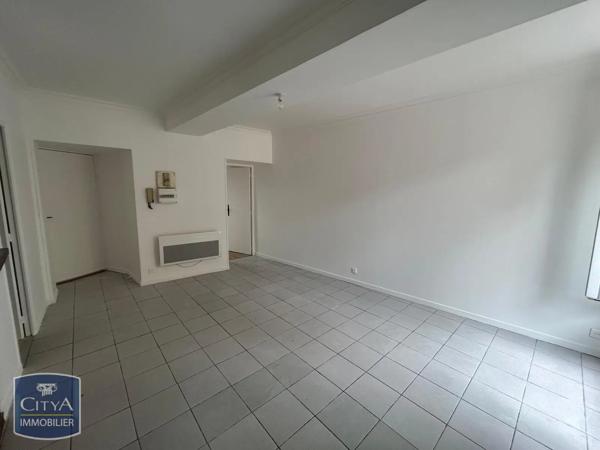 Appartement à louer 1 pièce 34.23m² Corbeil-Essonnes (91100)