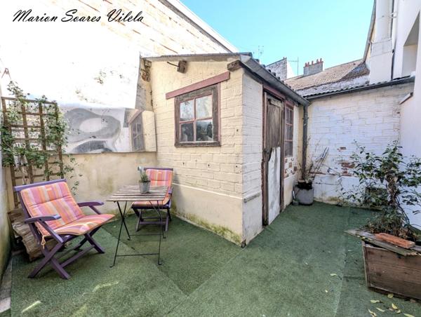 *EXCLUSIVITE*Charme et volume– Maison de ville de 99 m² avec cour + grenier aménageable