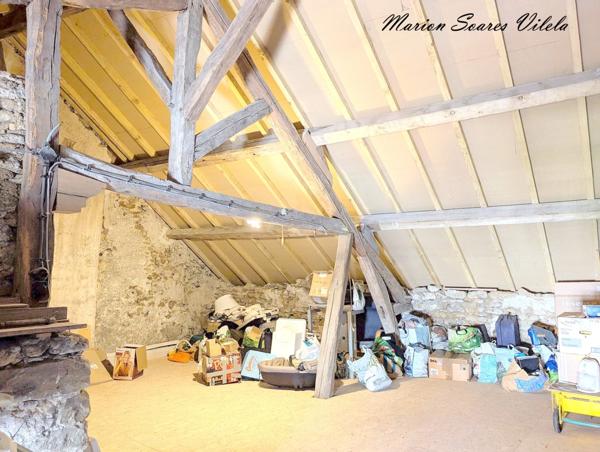 *EXCLUSIVITE*Charme et volume– Maison de ville de 99 m² avec cour + grenier aménageable