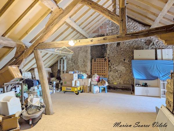 *EXCLUSIVITE*Charme et volume– Maison de ville de 99 m² avec cour + grenier aménageable