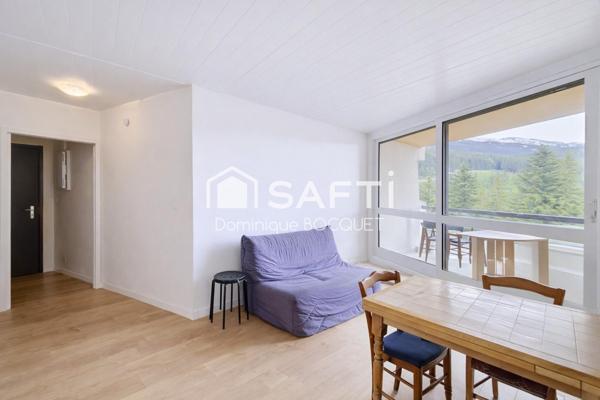 T3, 43 m2, plein sud, au pied des pistes.